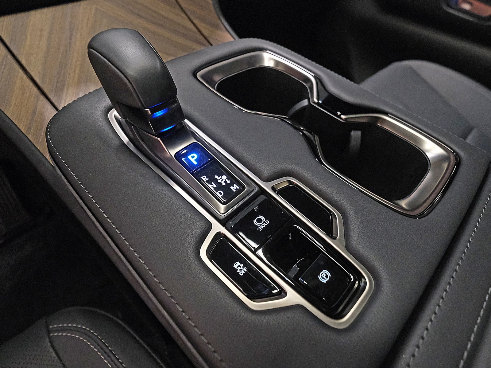 LEXUS LM350h 桃園中古車實車照 30